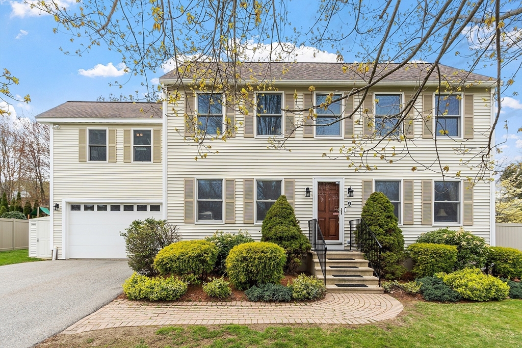 9 Robbins Rd