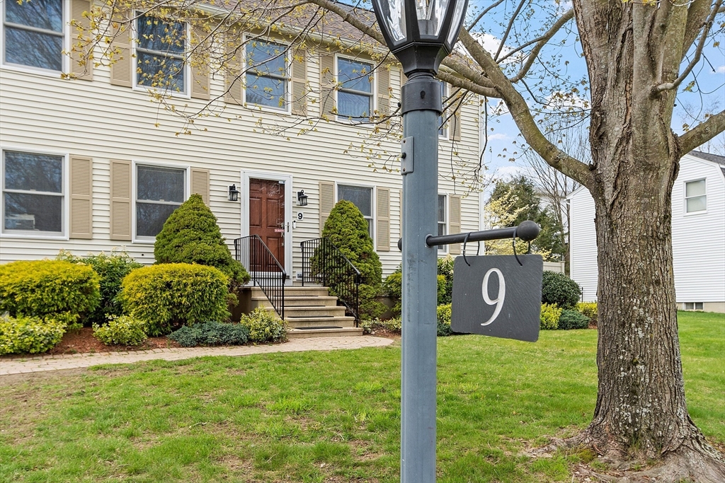 9 Robbins Rd