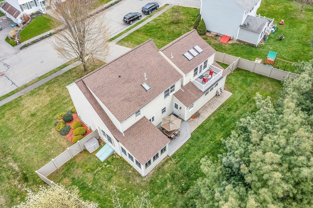 9 Robbins Rd