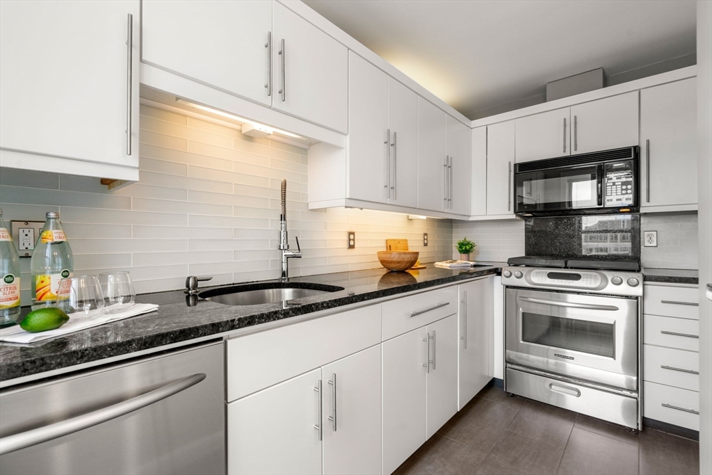 20 Chestnut Street # 602 Unit: PH 602