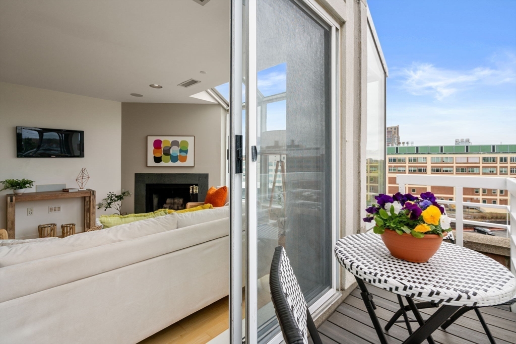 20 Chestnut Street # 602 Unit: PH 602