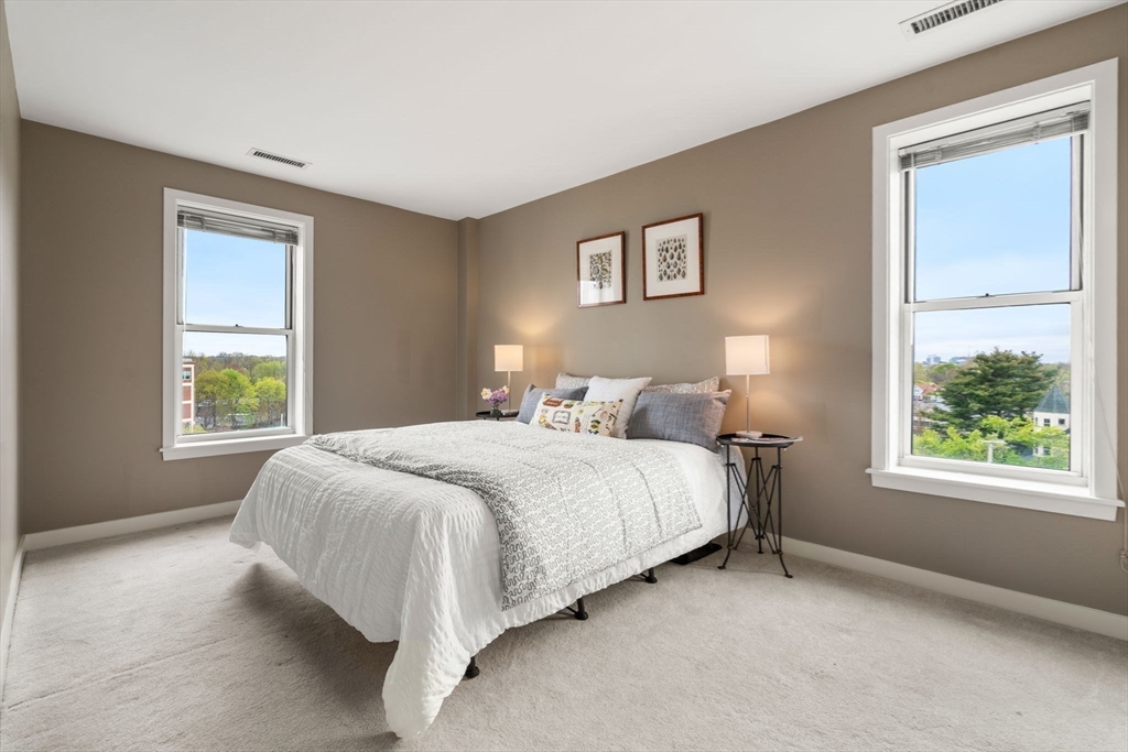 20 Chestnut Street # 602 Unit: PH 602