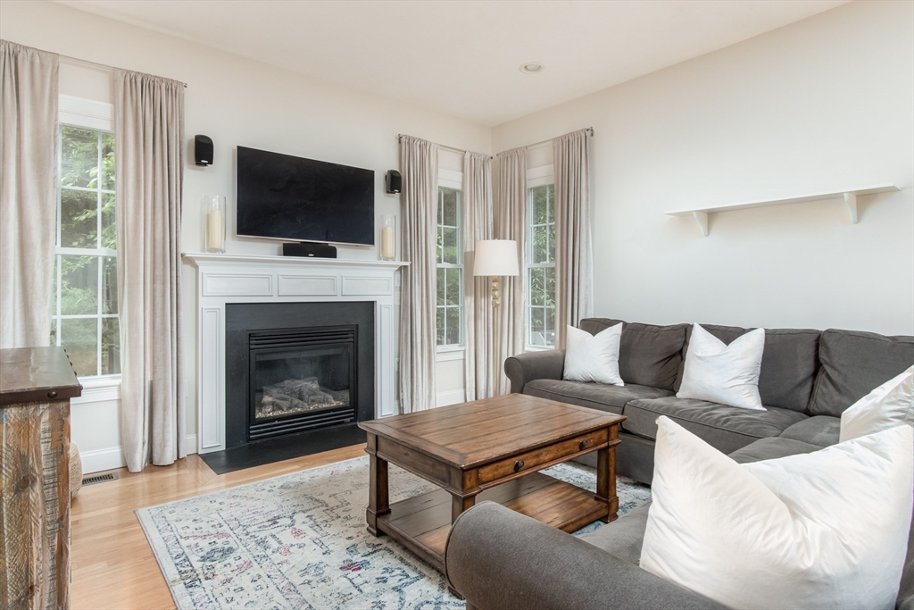221 Fieldstone Dr