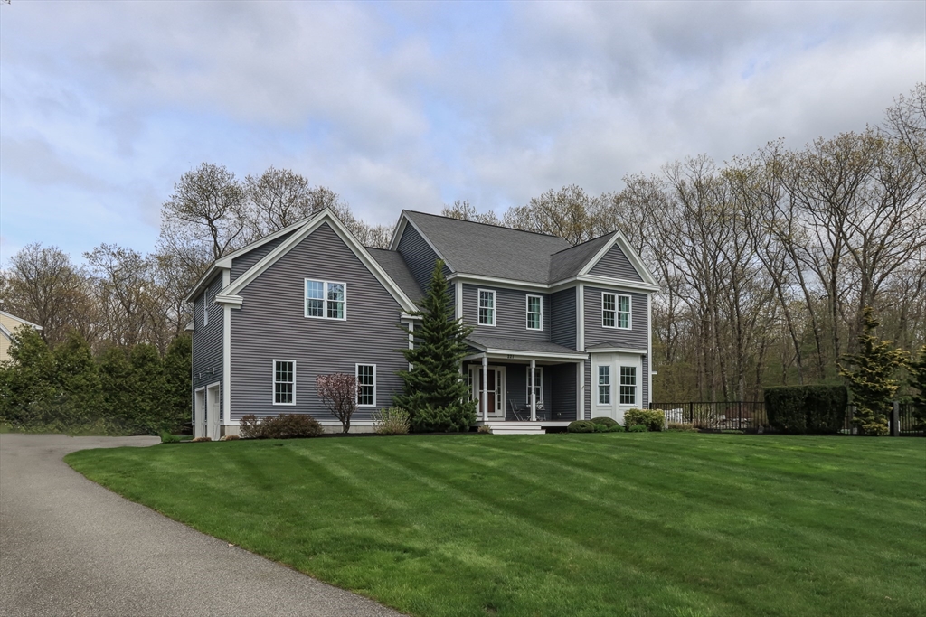 221 Fieldstone Dr