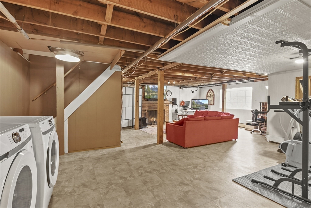 120 Andrews Ave