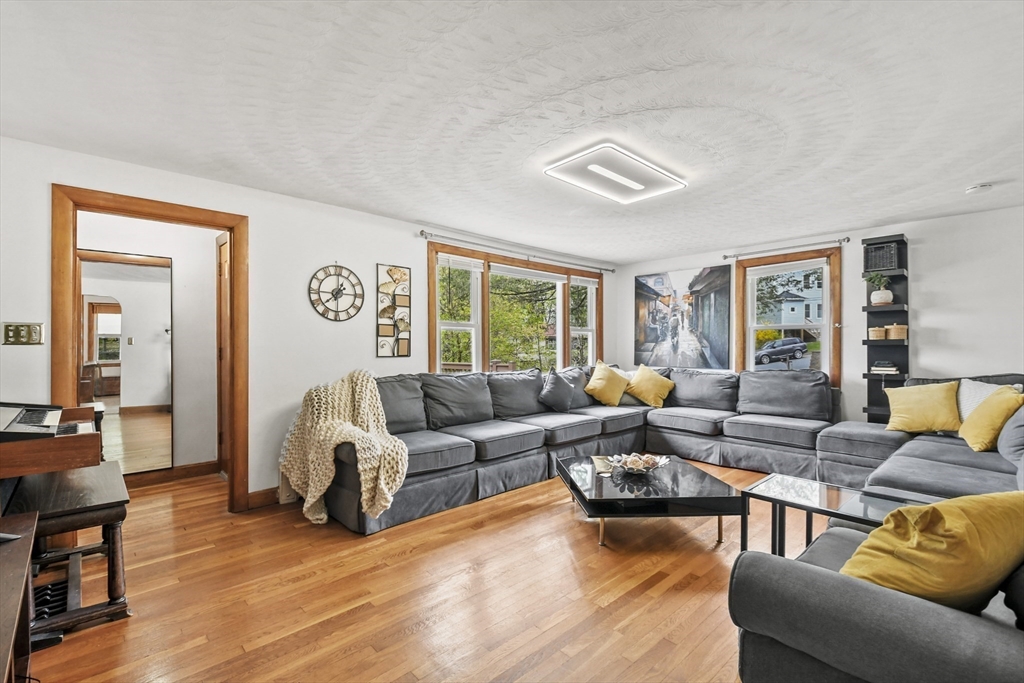 120 Andrews Ave