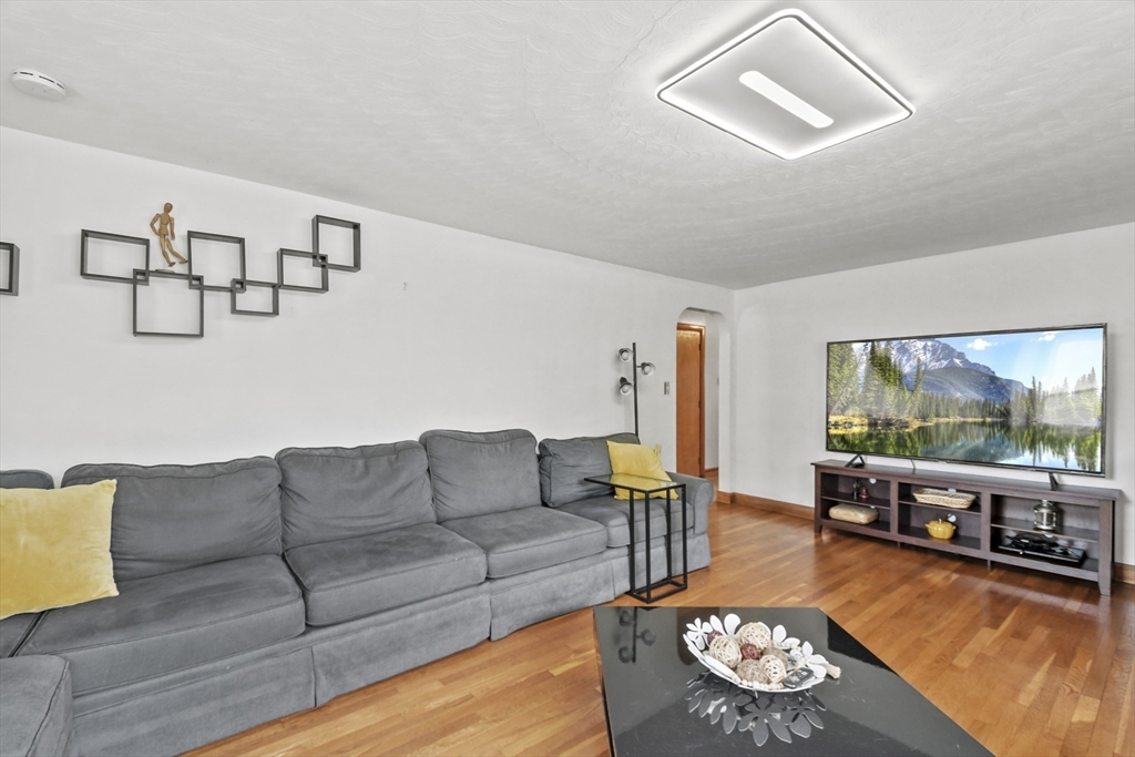 120 Andrews Ave