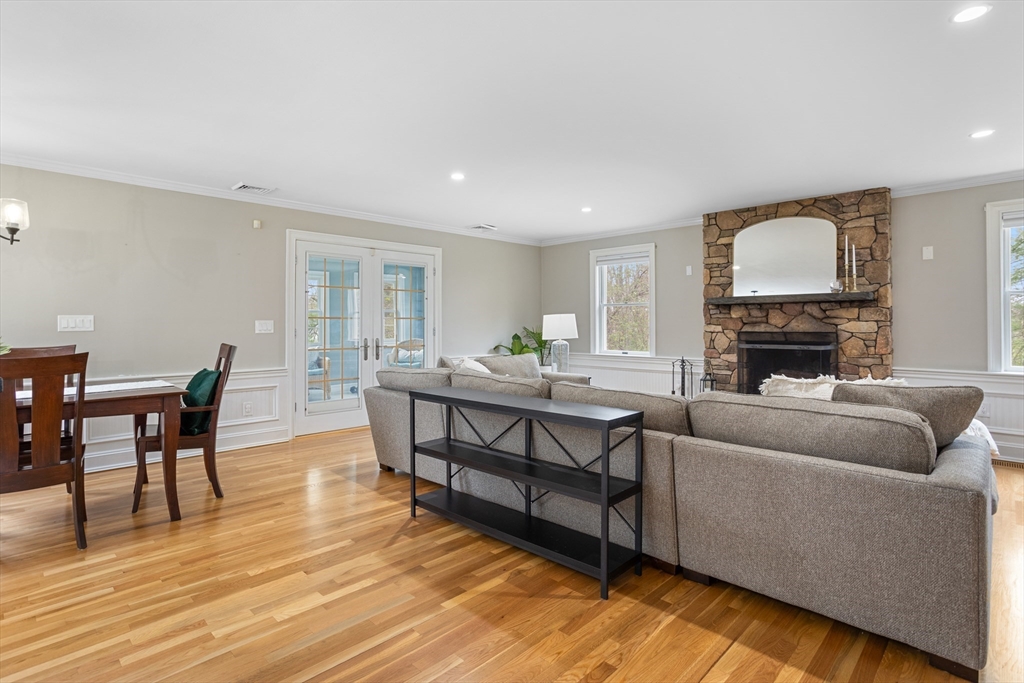 112 Pleasant Street