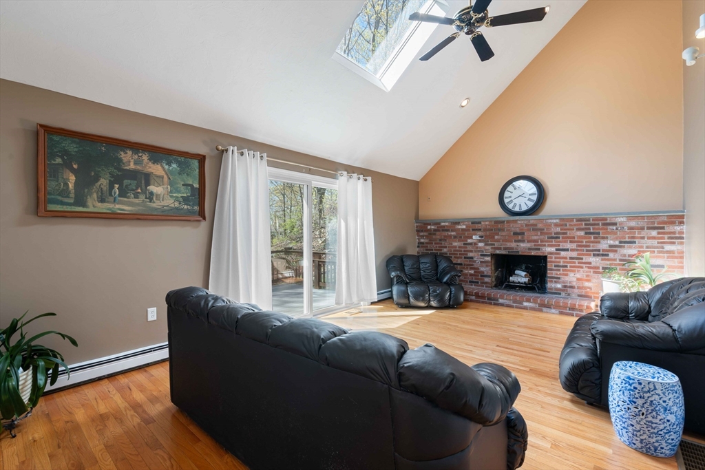 28 Stevin Dr