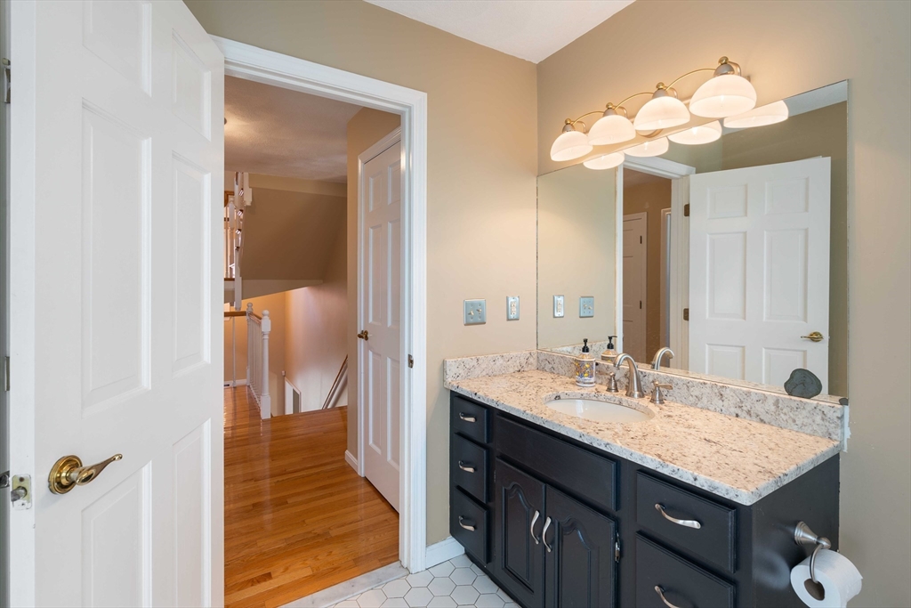 28 Stevin Dr
