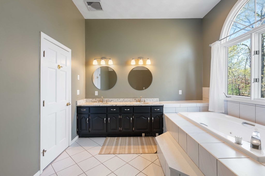 28 Stevin Dr