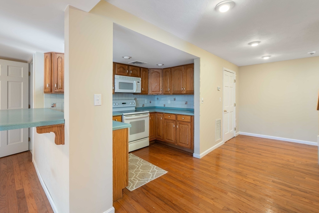 28 Stevin Dr
