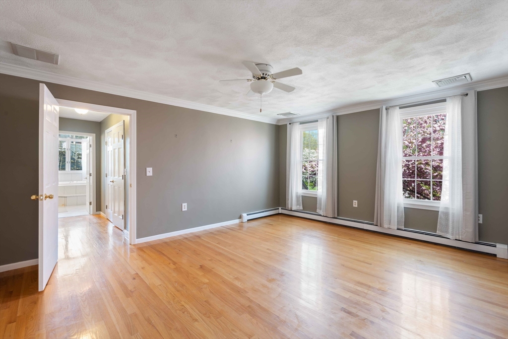 28 Stevin Dr