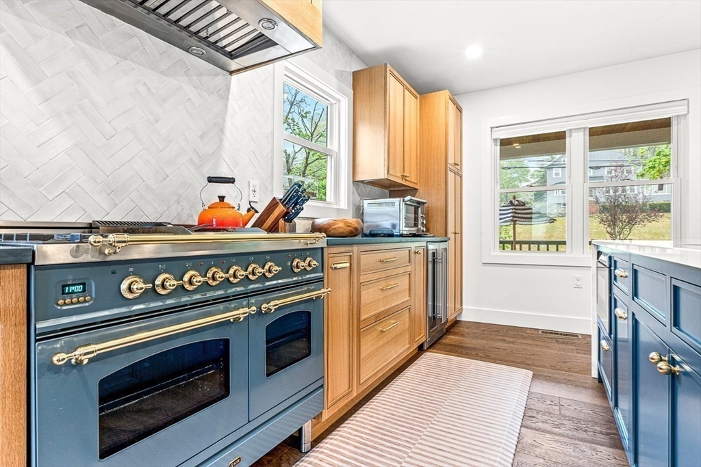 15 Rustic Rd