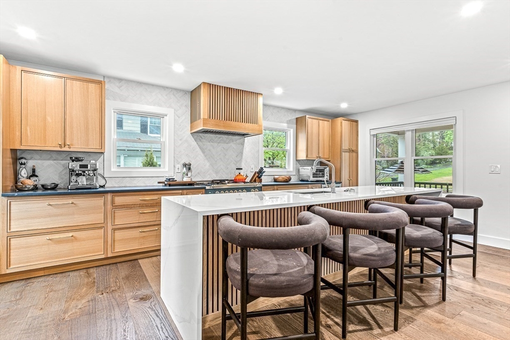 15 Rustic Rd