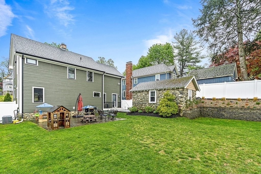 15 Rustic Rd