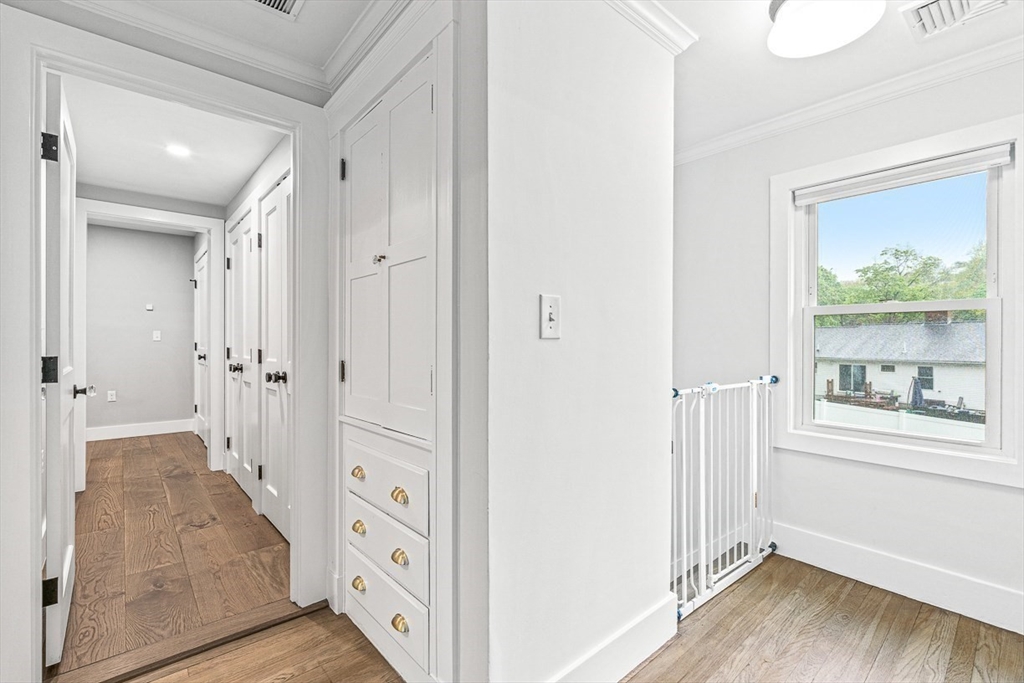 15 Rustic Rd
