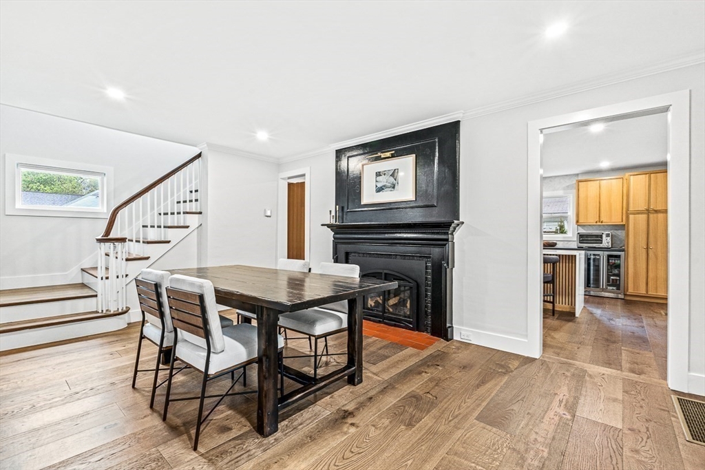 15 Rustic Rd