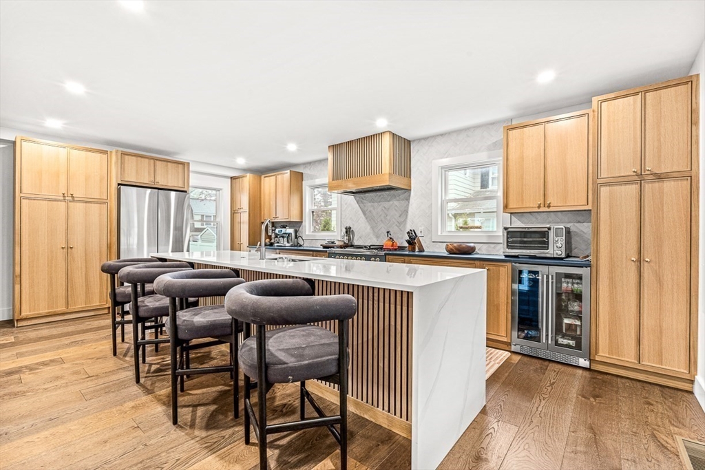 15 Rustic Rd