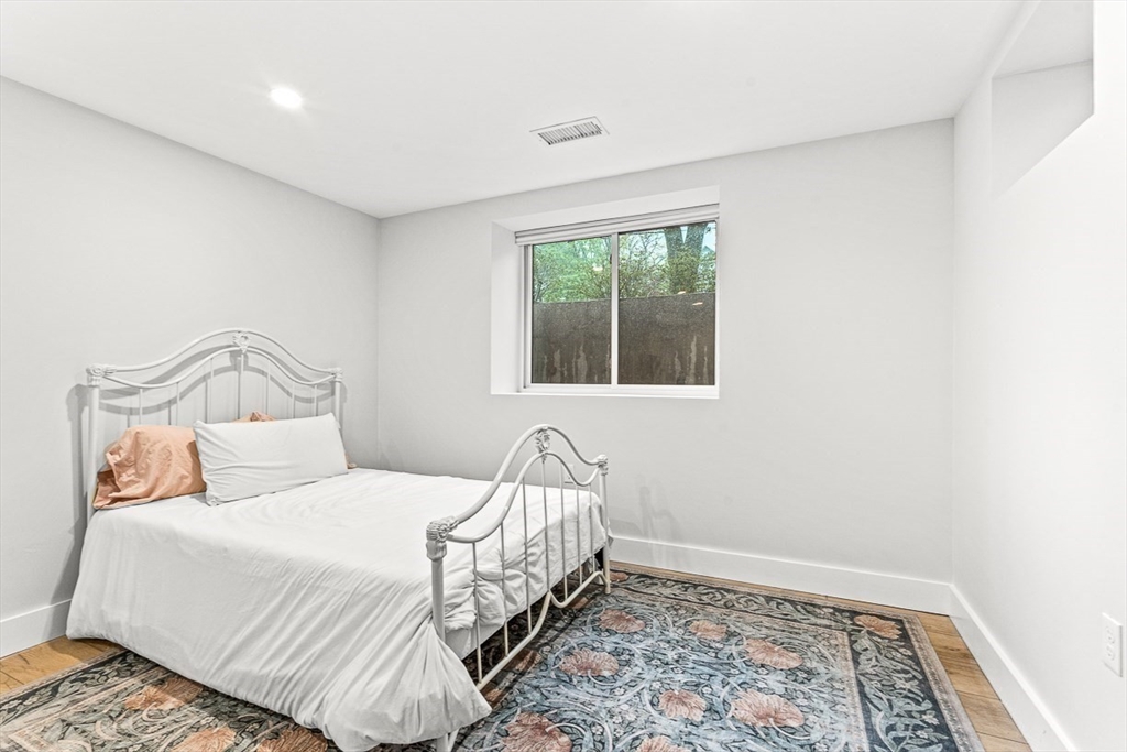 15 Rustic Rd