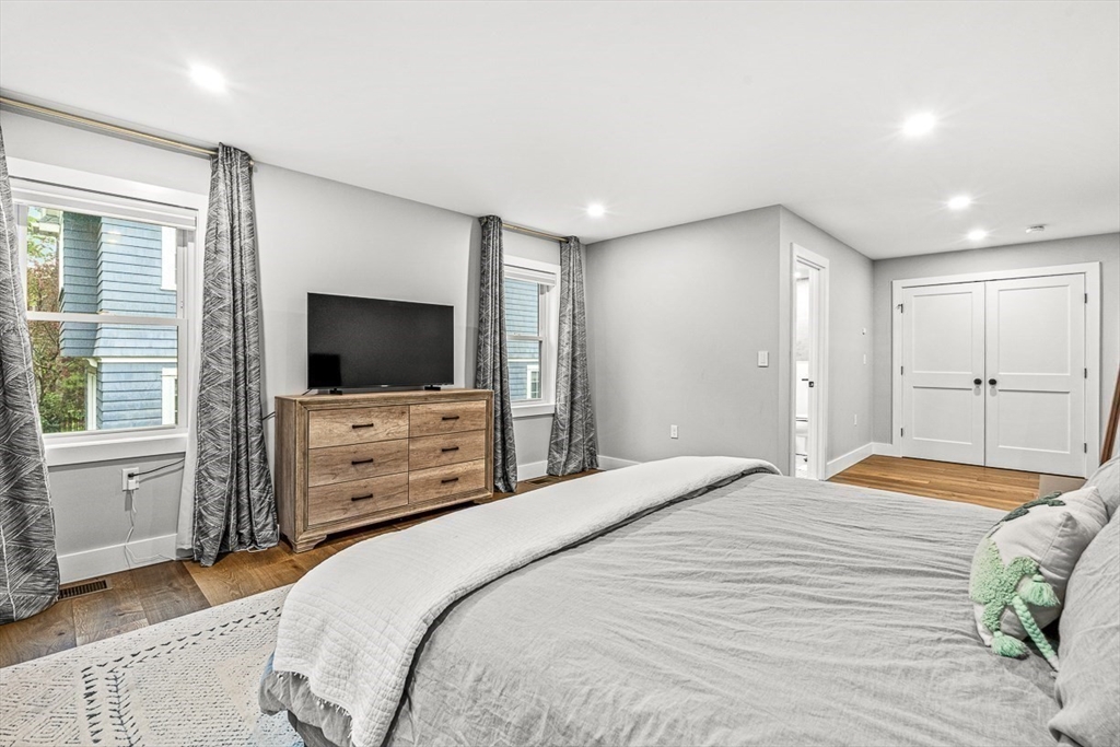 15 Rustic Rd