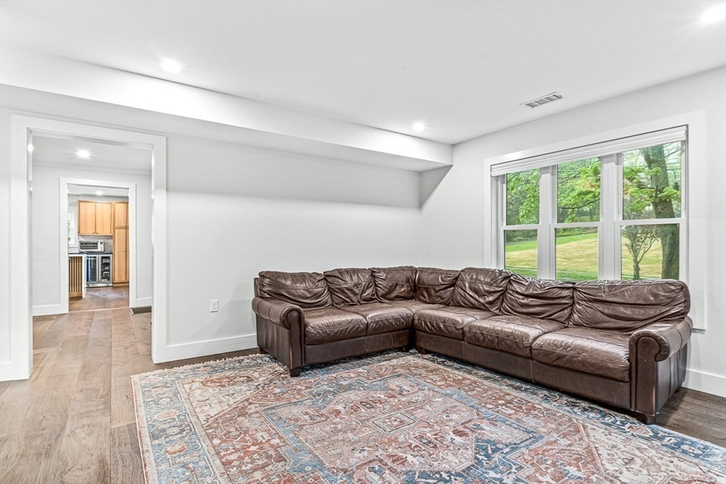15 Rustic Rd