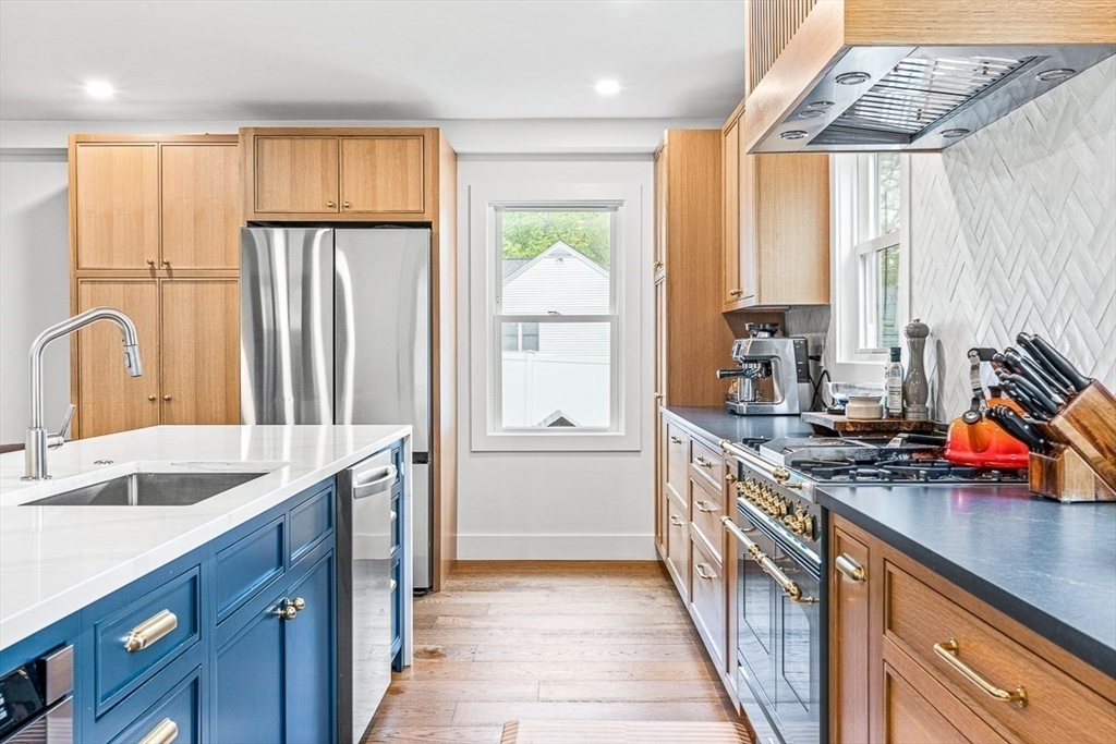 15 Rustic Rd