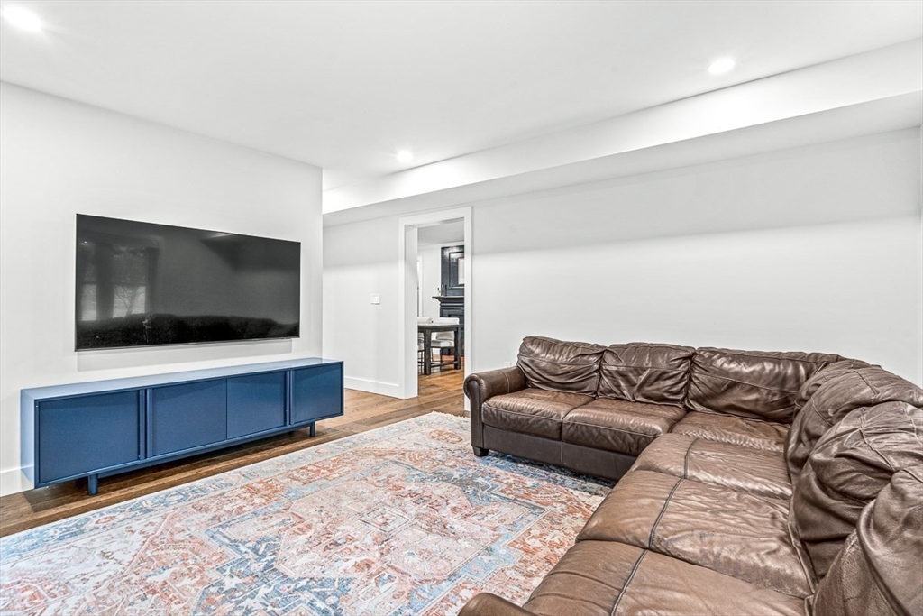 15 Rustic Rd