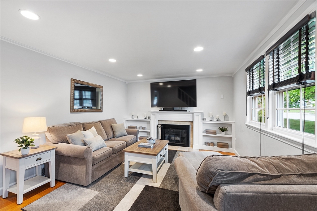 3 Pierce St