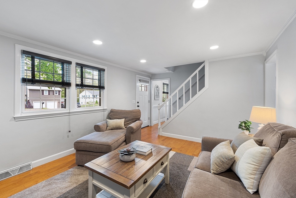 3 Pierce St