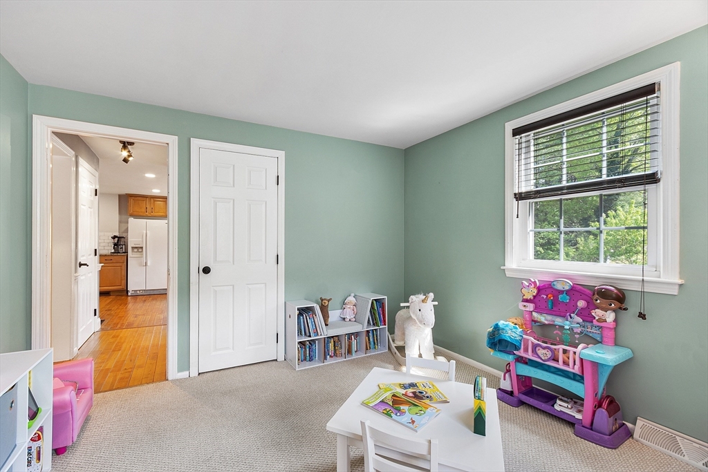 3 Pierce St