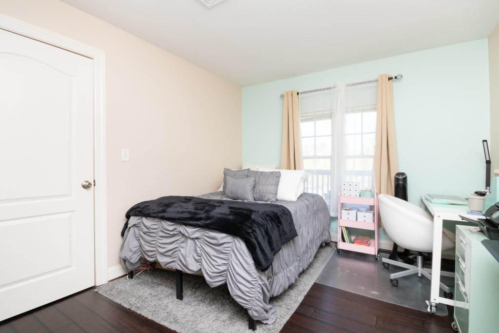 501 Commerce # 203 Unit: 2-203