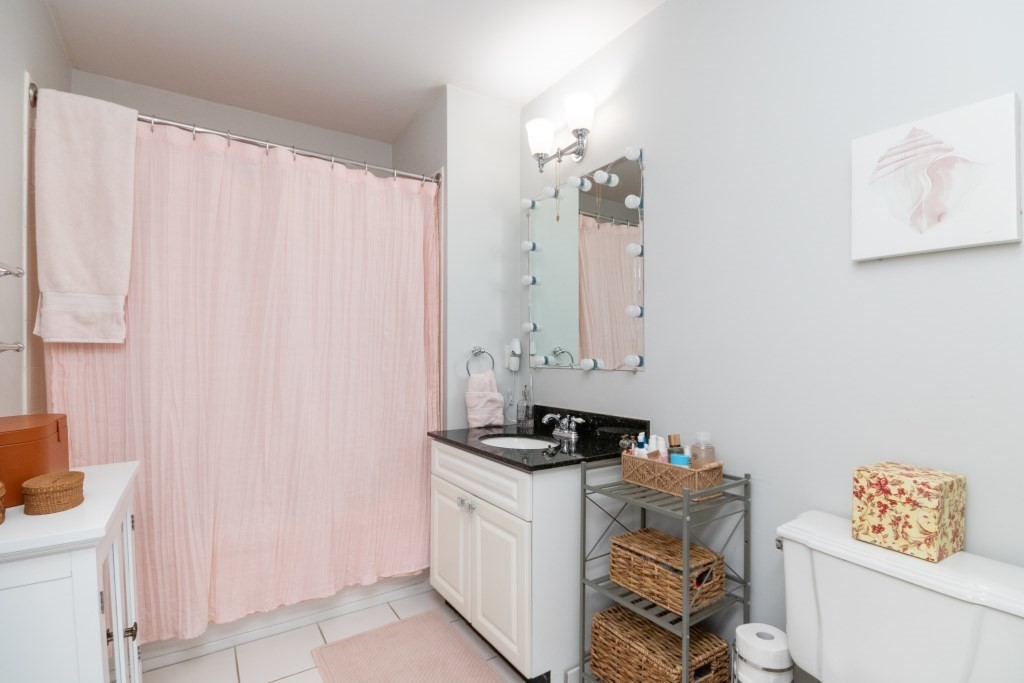 501 Commerce # 203 Unit: 2-203