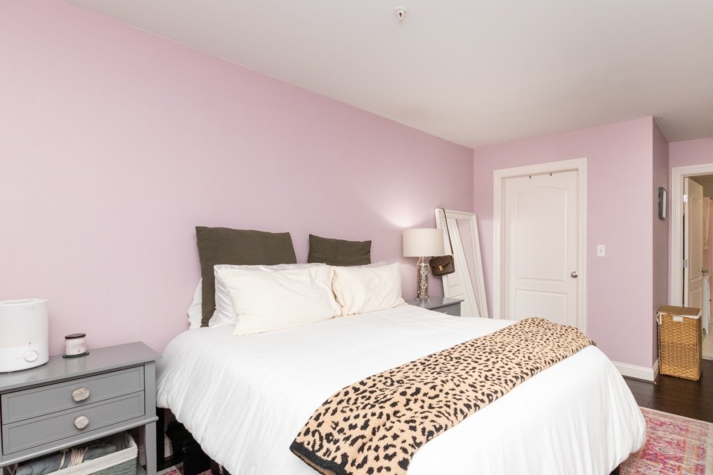 501 Commerce # 203 Unit: 2-203