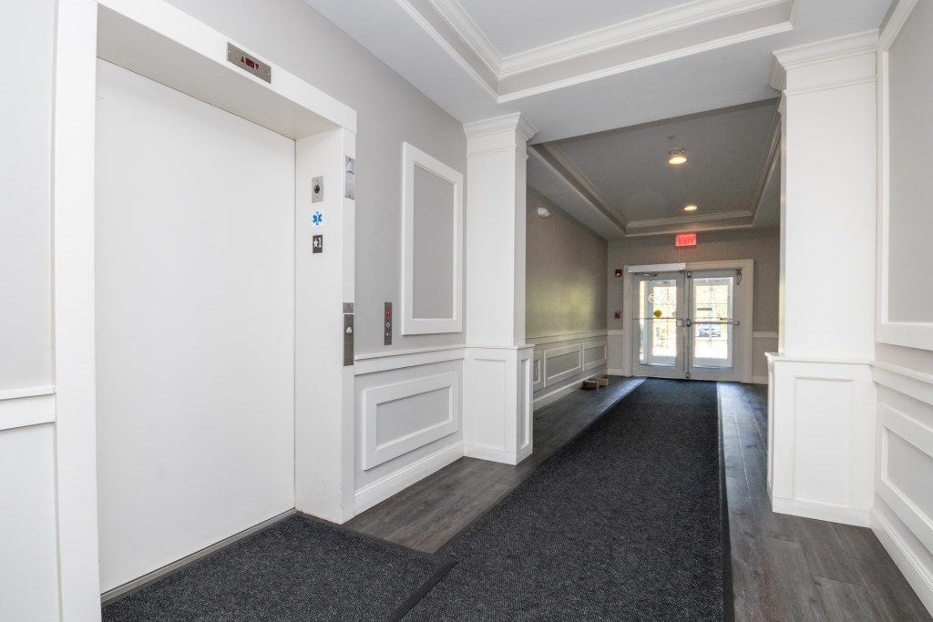 501 Commerce # 203 Unit: 2-203