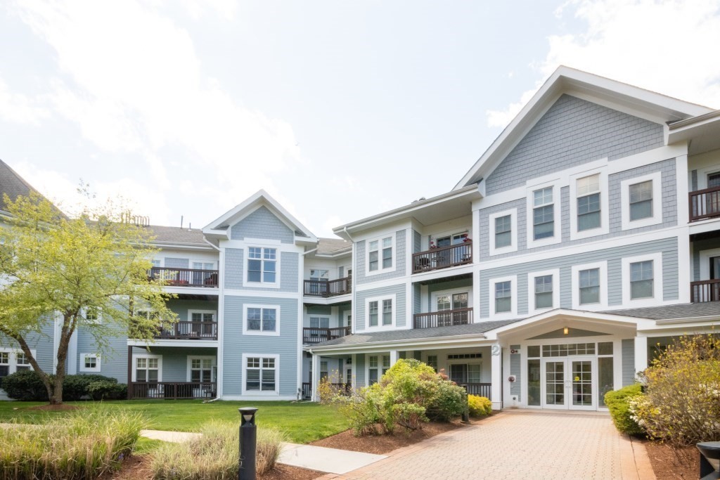 501 Commerce # 203 Unit: 2-203