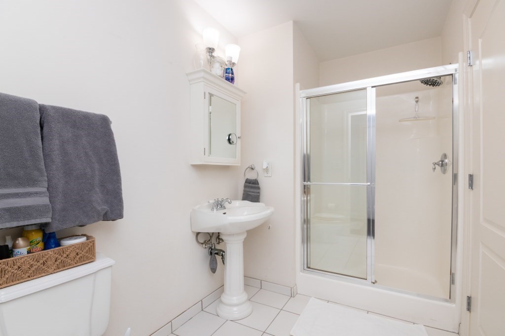 501 Commerce # 203 Unit: 2-203