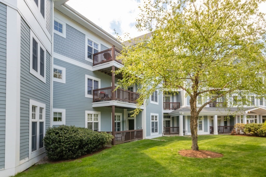 501 Commerce # 203 Unit: 2-203