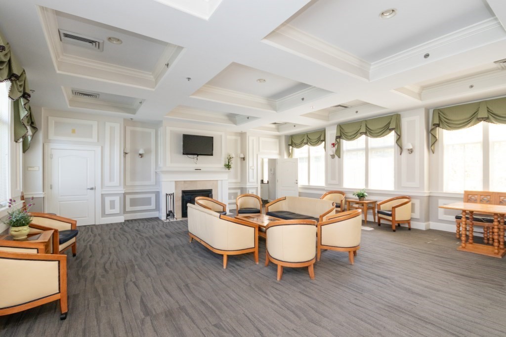 501 Commerce # 203 Unit: 2-203