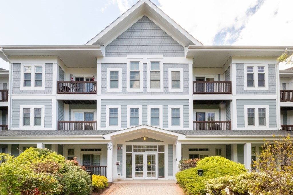 501 Commerce # 203 Unit: 2-203