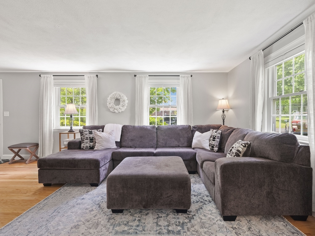 11 Meetinghouse Rd # 11