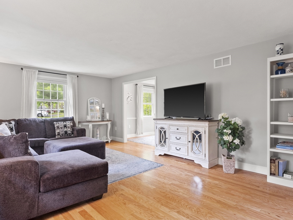 11 Meetinghouse Rd # 11