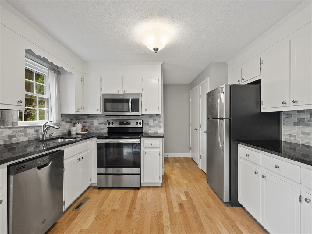 11 Meetinghouse Rd # 11