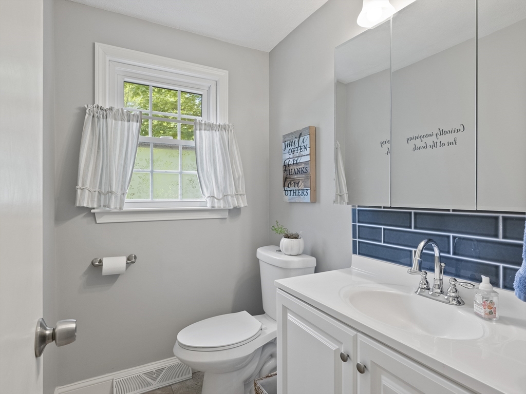 11 Meetinghouse Rd # 11