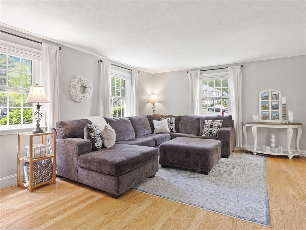11 Meetinghouse Rd # 11