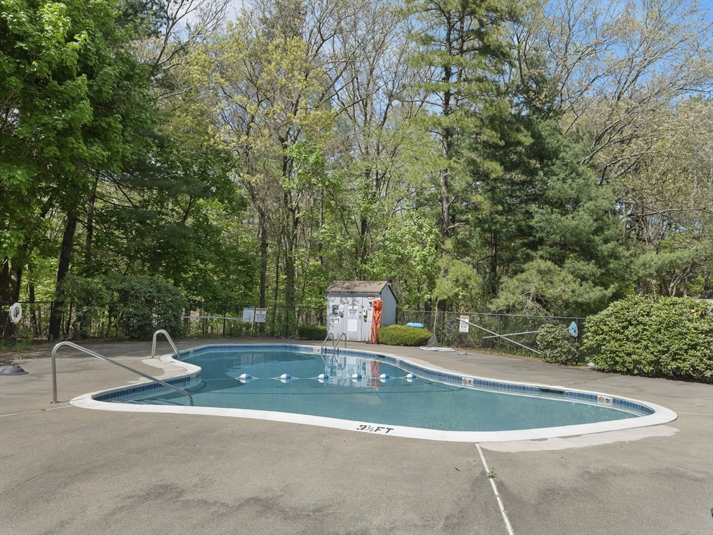 11 Meetinghouse Rd # 11