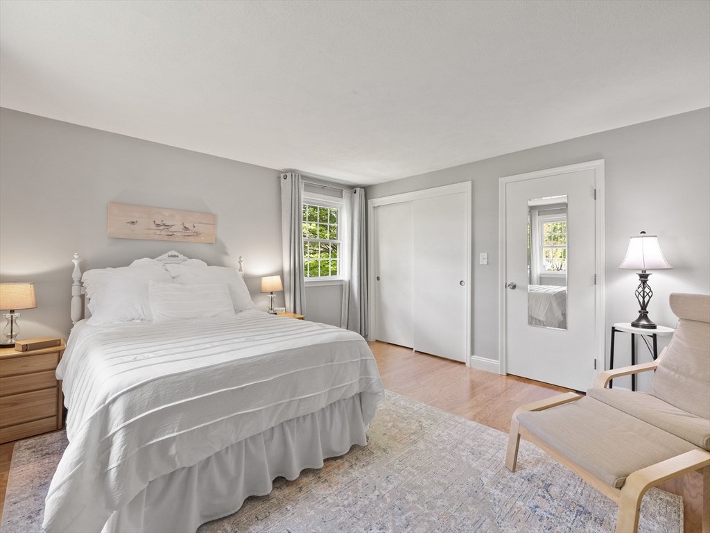 11 Meetinghouse Rd # 11
