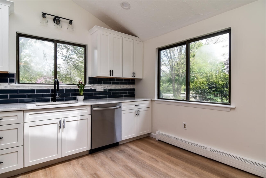 81 Howe Street