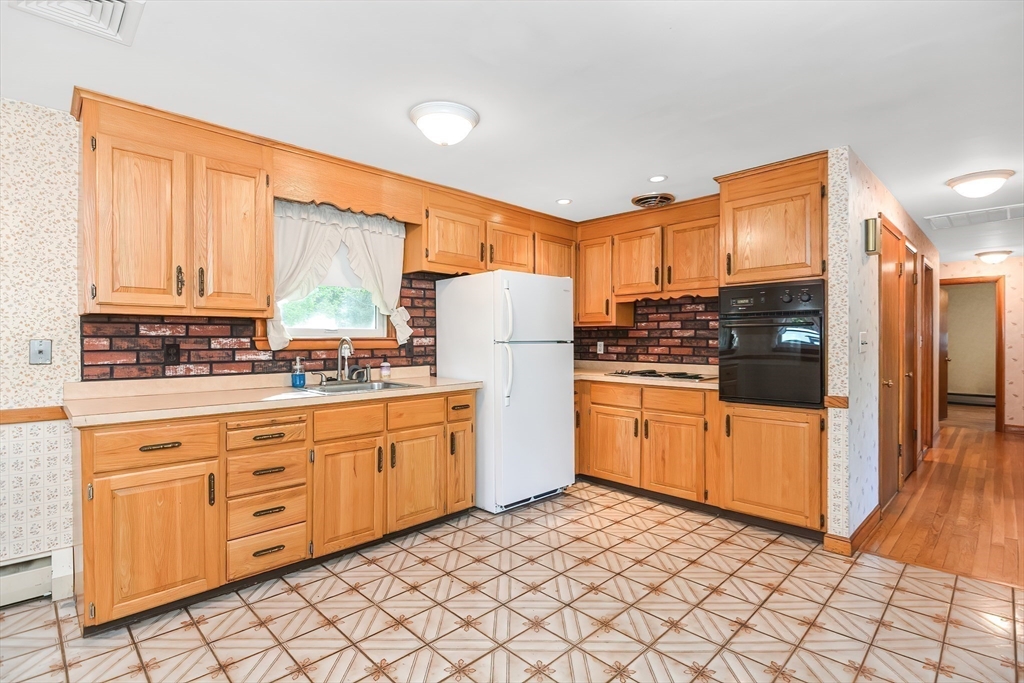 93 Waltham St