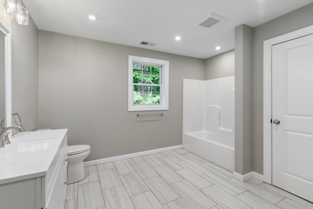 136 Edgewood Ave # 136